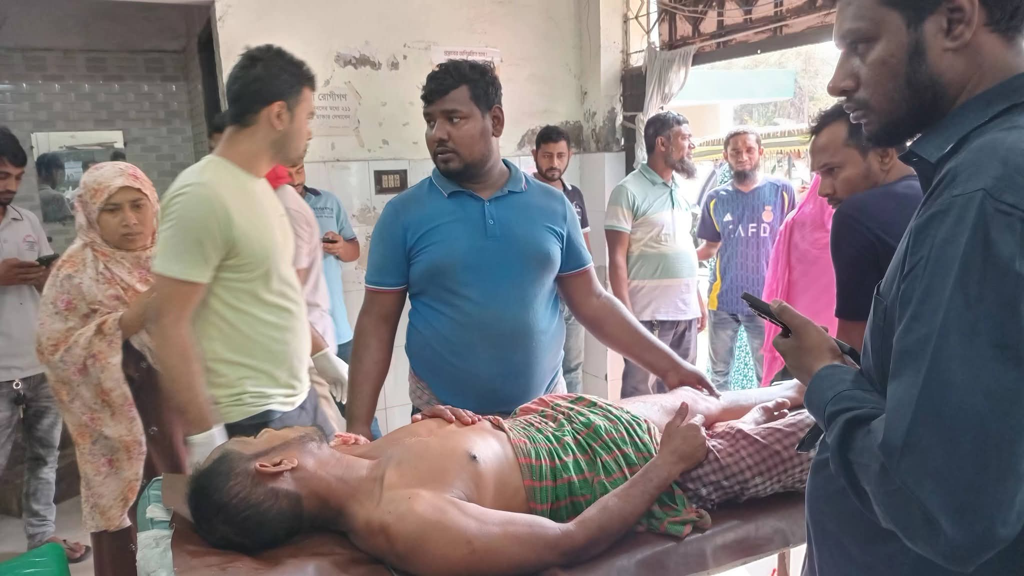 পবিত্র রমজানে ও আধিপত্য থেমে নেই, সংঘর্ষে আহত ১৫