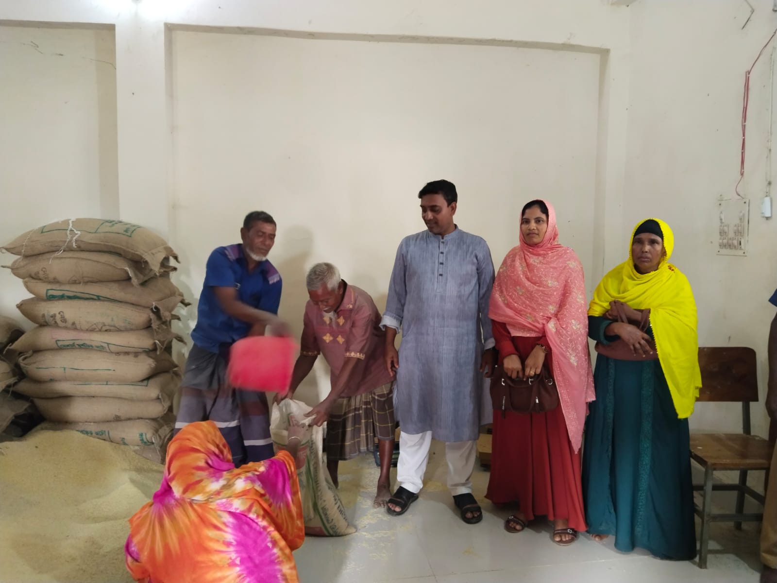 ঝিনাইগাতীতে অসহায়েরা ভিজিএফ কর্মসূচির চাল পেলো ১২,৬৩০ পরিবার