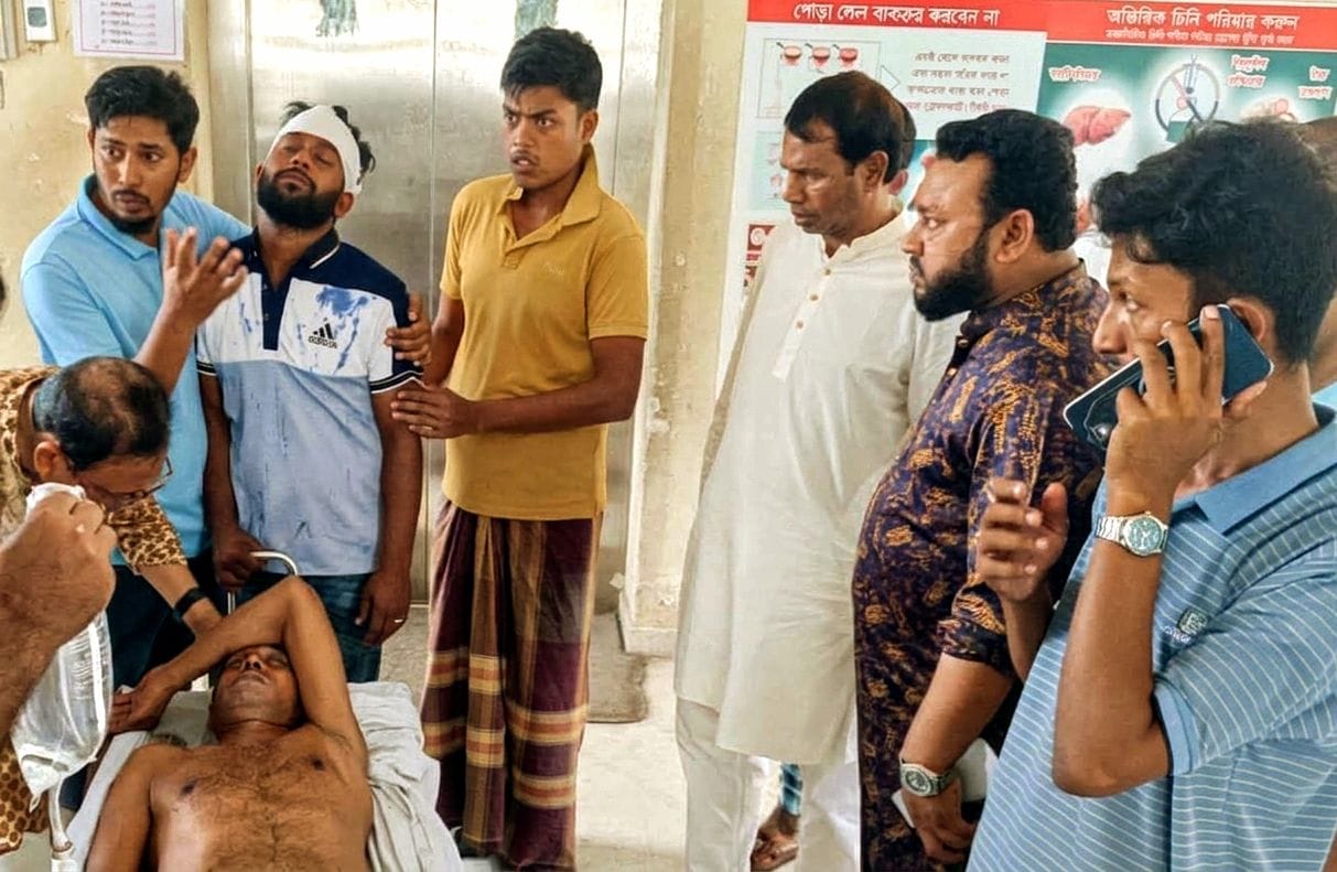 ঝিনাইদহে জামায়াতের মহিলা কর্মীদের ওপর হামলাকে কেন্দ্র করে বিএনপি–জামায়াত সংঘর্ষ: আহত ১২, নিহত ১
