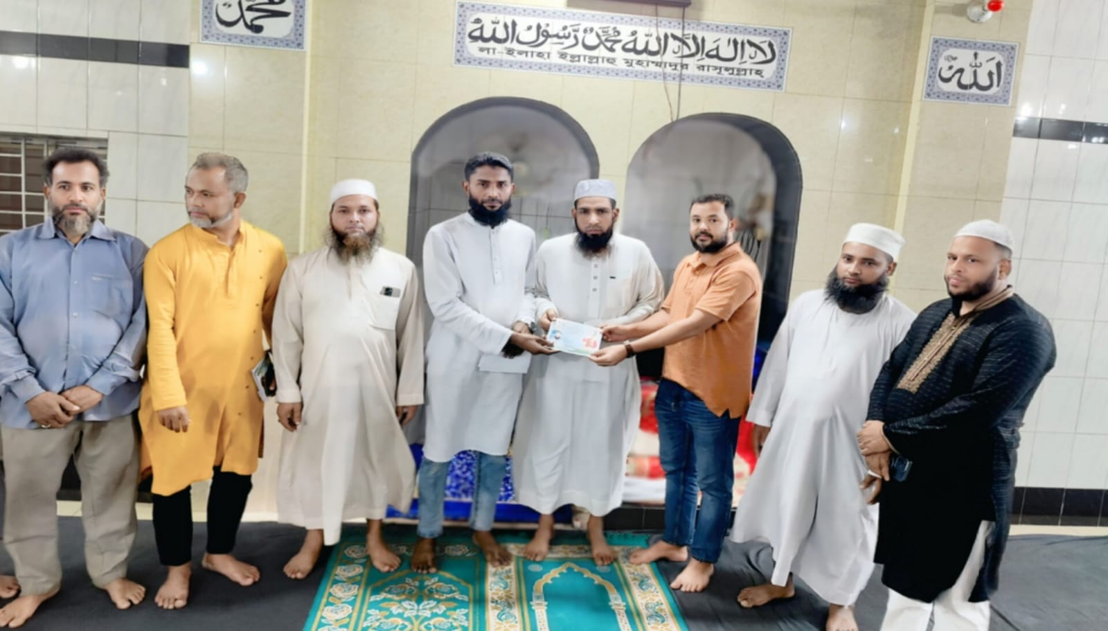 চট্টগ্রাম ১১নং দক্ষিণ কাট্টলীতে ৩৬ মসজিদের ইমামদের সম্মাননা অনুদান