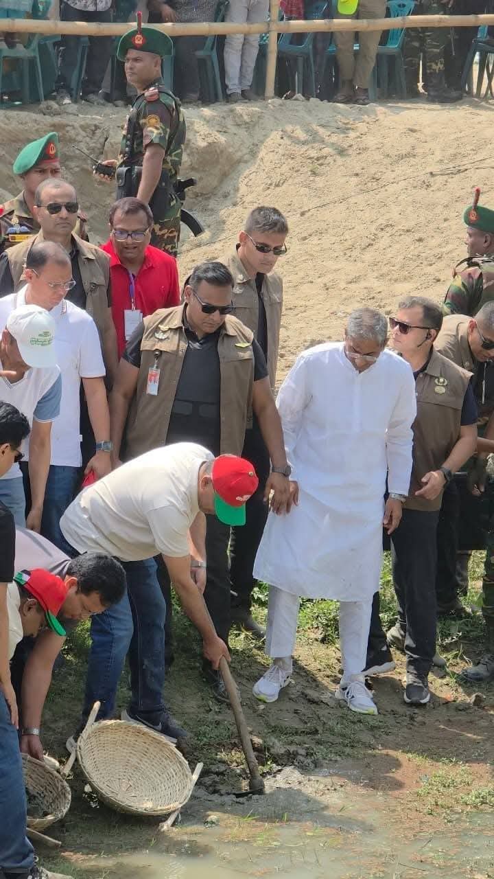 কাহারোল থেকে সারা দেশব্যাপী নদী-নালা ও খাল পুনঃখনন কর্মসূচির উদ্বোধন করেন — মাননীয় প্রধানমন্ত্রী।