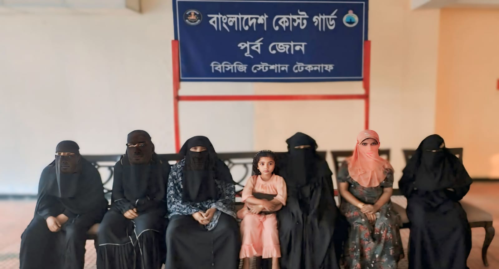 টেকনাফে কোস্ট গার্ডের অভিযান: মালয়েশিয়া পাচার চেষ্টায় নারী-শিশুসহ ৭ জন উদ্ধার