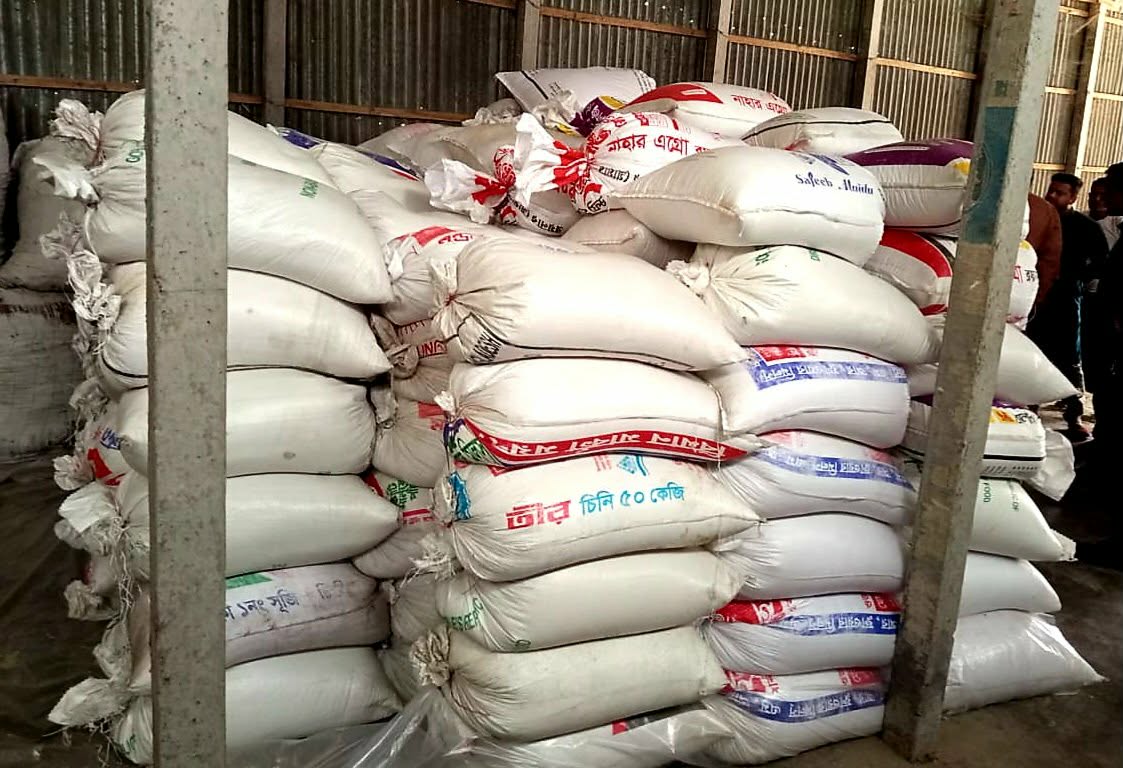 রাজিবপুরে ভিজিএফ চালের সন্দেহে ১৫৫ বস্তা জব্দ, গোডাউন সিলগালা