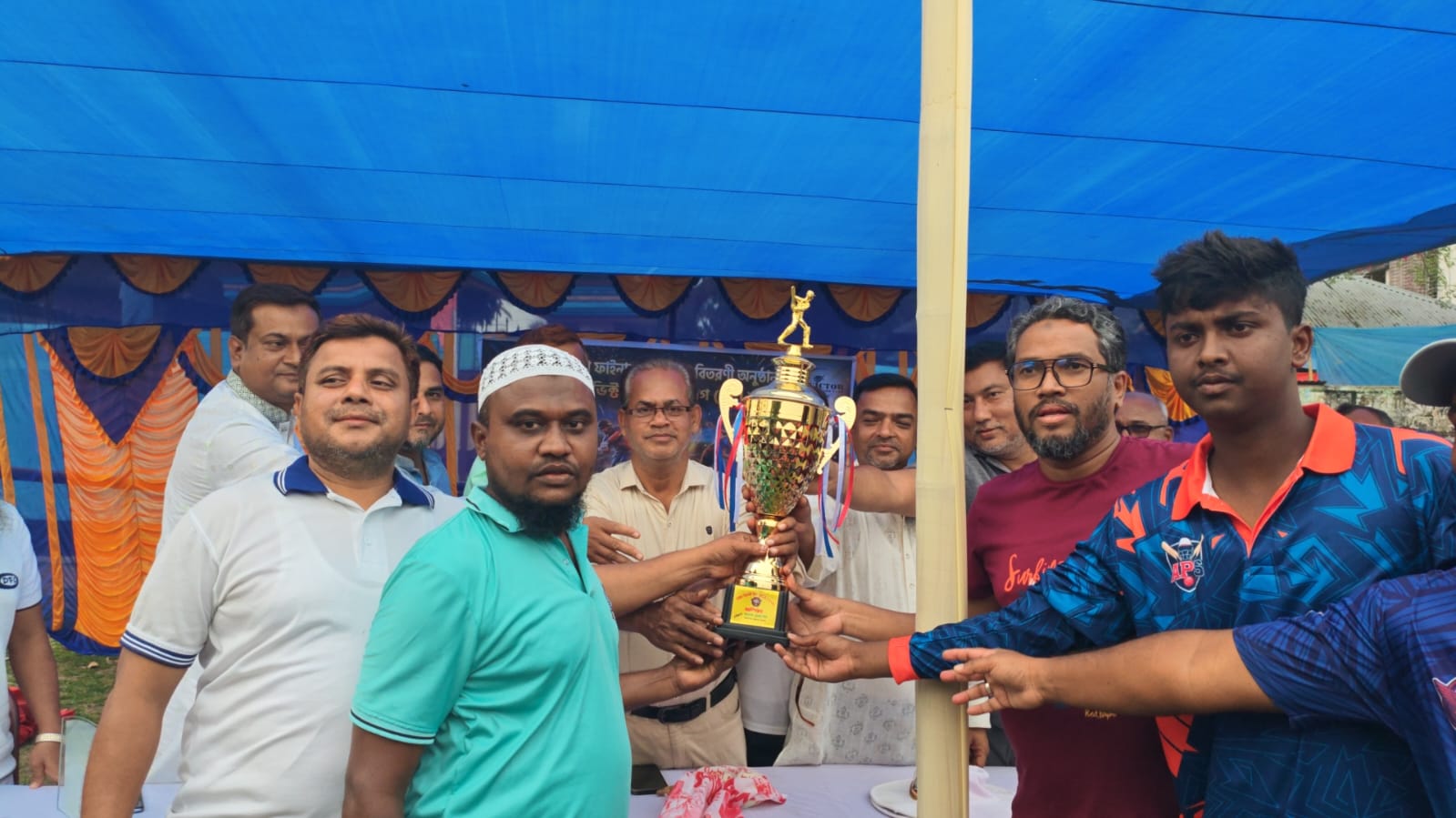 বিরামপুরে ভিক্টর ক্রিকেট লিগ (VCL) এর জমকালো সমাপ্তি, চ্যাম্পিয়ন এপিএস