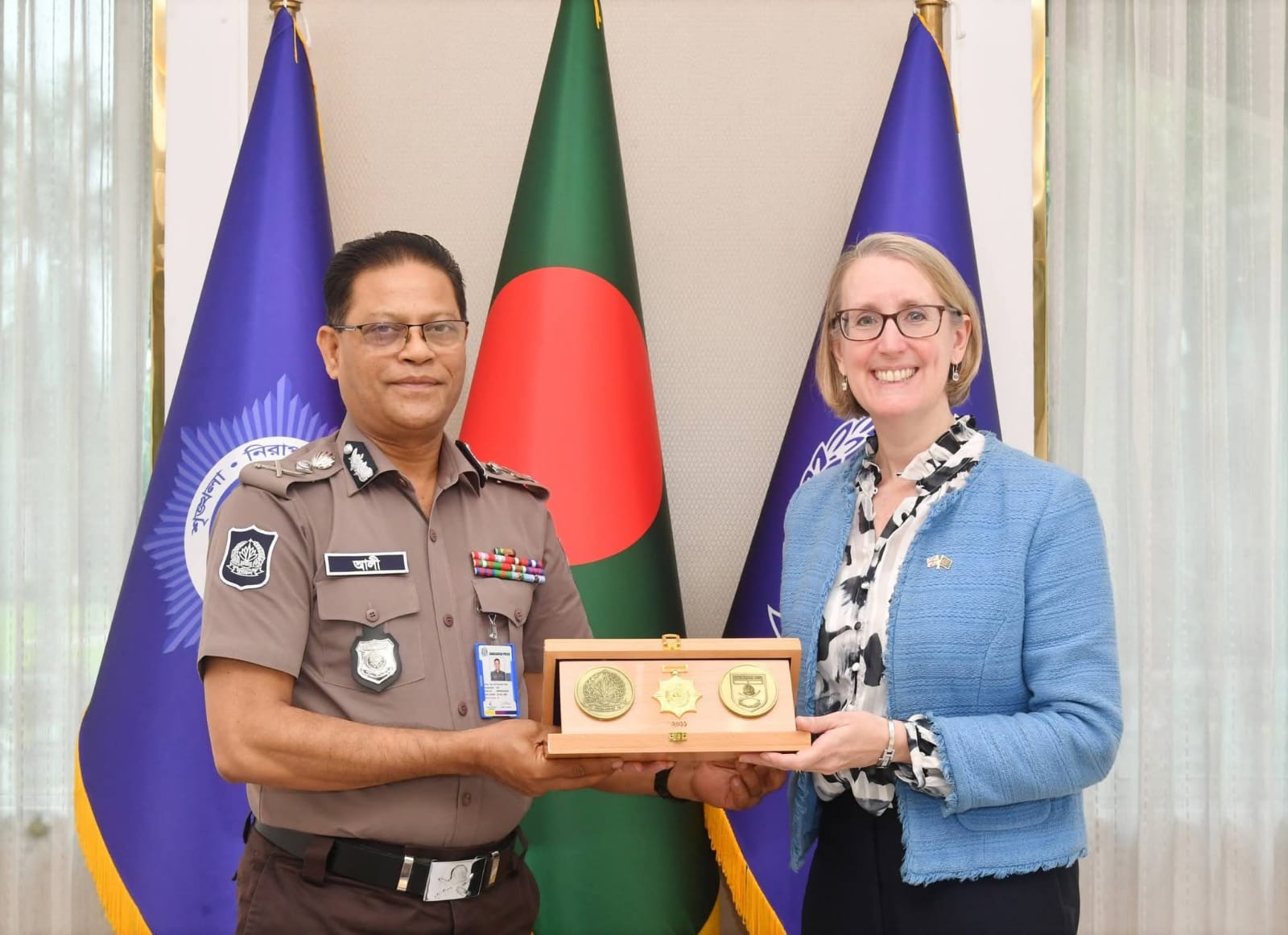 আইজিপির সঙ্গে যুক্তরাজ্যের হাইকমিশনারের সৌজন্য সাক্ষাৎ: সহযোগিতা জোরদারে নতুন দিগন্ত