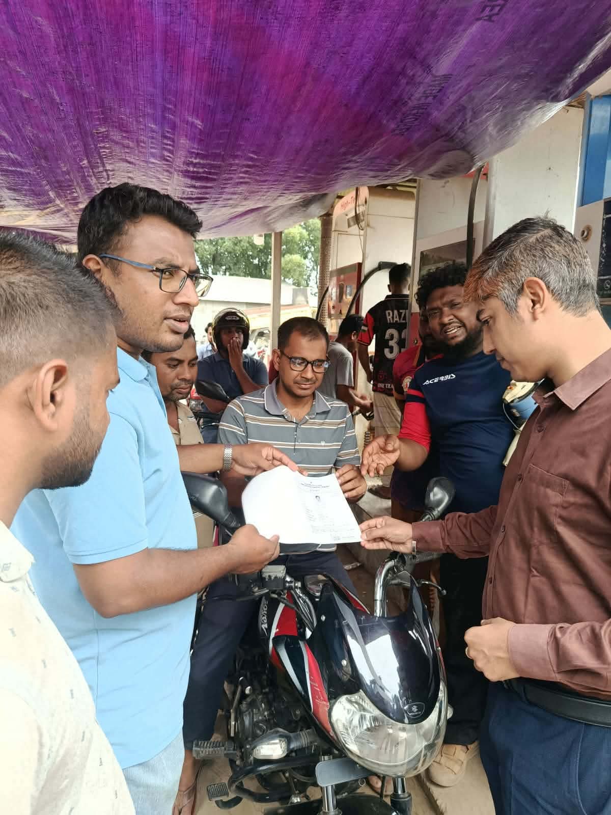 নাগরপুরে ফুয়েল কার্ড কার্যক্রম শুরু: কার্ড ছাড়া মিলবে না জ্বালানি তেল