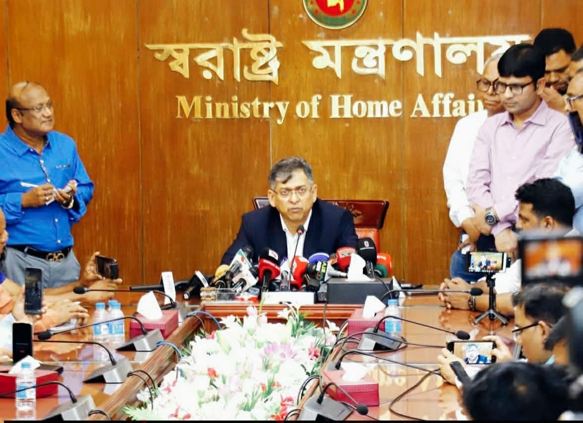 আইনশৃঙ্খলা পরিস্থিতি নিয়ন্ত্রণে: বিশৃঙ্খলা সৃষ্টিকারীকে সরকার কঠোর অবস্থানে: স্বরাষ্ট্রমন্ত্রী সালাহউদ্দিন আহমদ