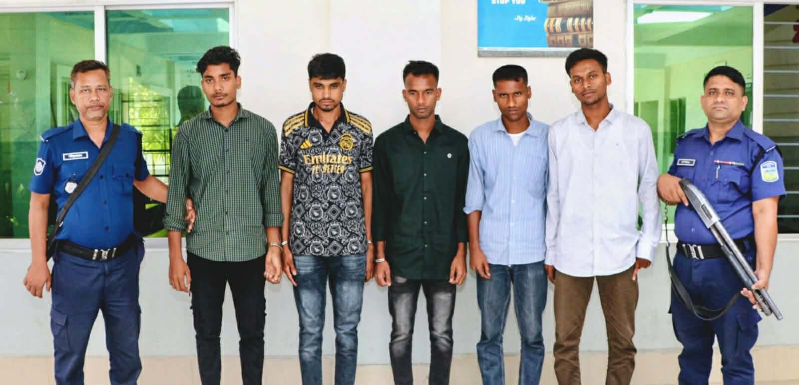 শেরপুরে কনস্টেবল নিয়োগ পরীক্ষায় ৫ পরীক্ষার্থী গ্রেফতার