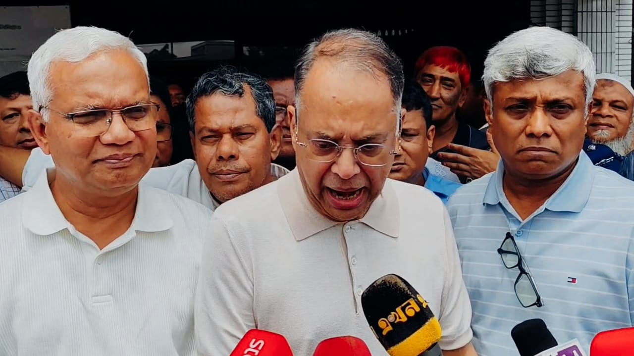 দিনাজপুরে মধ্যপাড়া পাথর খনিতে বিদ্যমান সমস্যা নিয়ে বিদ্যুৎ,জ্বালানি মন্ত্রী ইকবাল হাসান মাহমুদ
