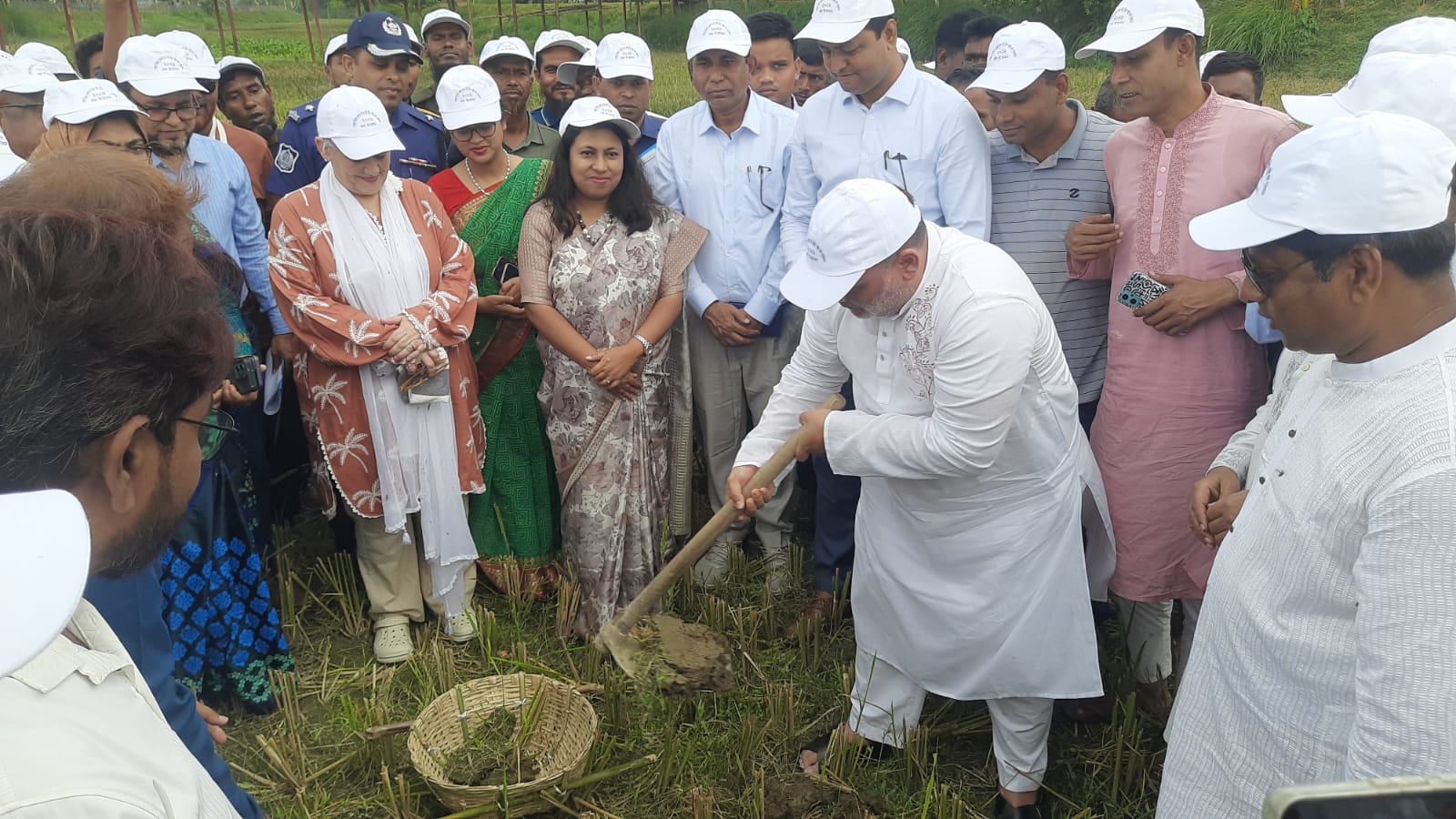 খাল পুনঃখননে কমবে জলাবদ্ধতা, বাড়বে কৃষি উৎপাদন” — এমপি ফাহিম চৌধুরী
