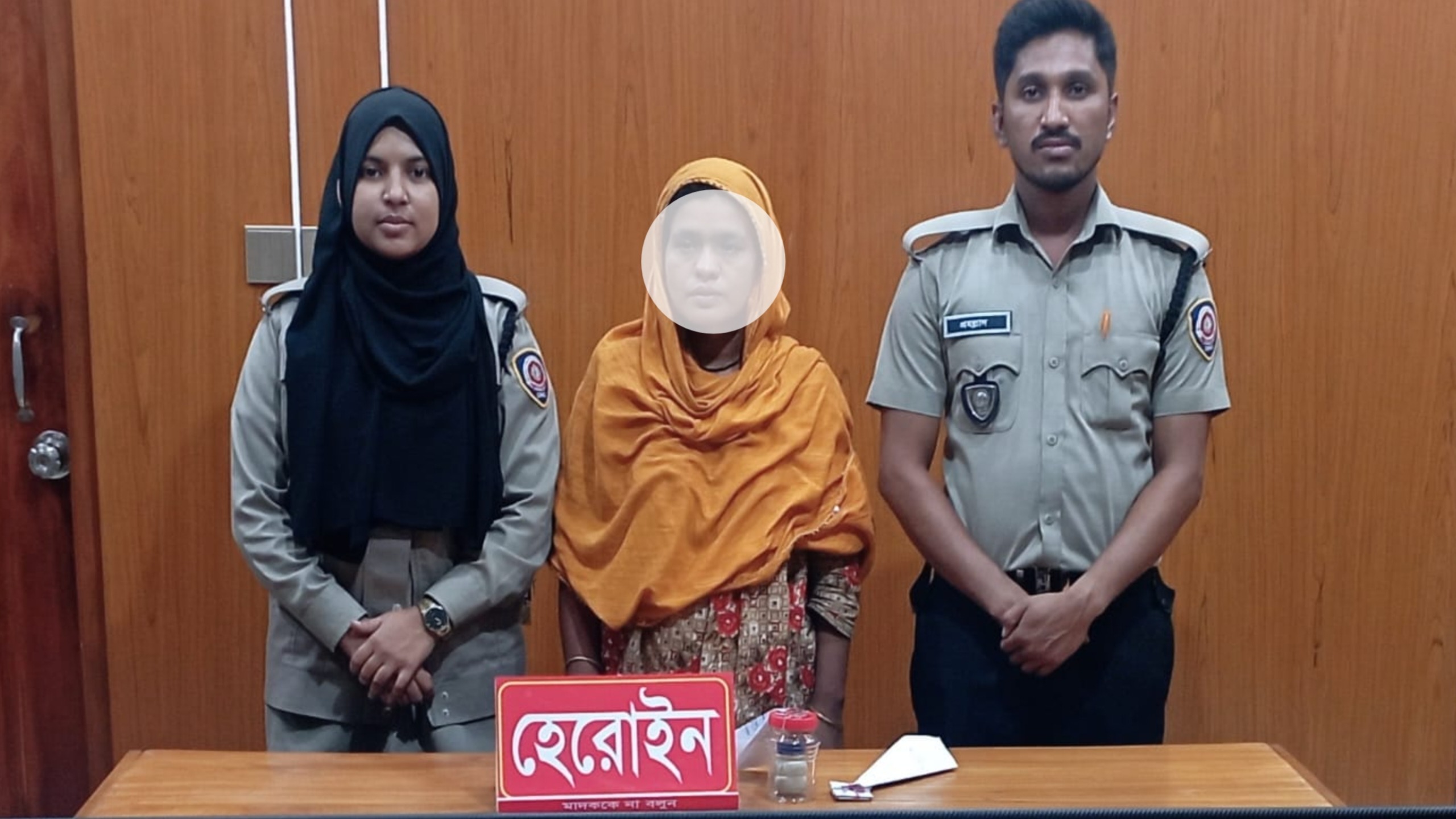 চাঁপাইনবাবগঞ্জে হেরোইনসহ নারী মাদক ব্যবসায়ী গ্রেফতার
