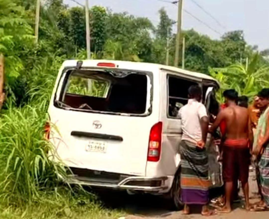 ​স্বামীর লাশ নিয়ে ফেরার পথে সড়ক দুর্ঘটনায় স্ত্রীর মৃত্যু