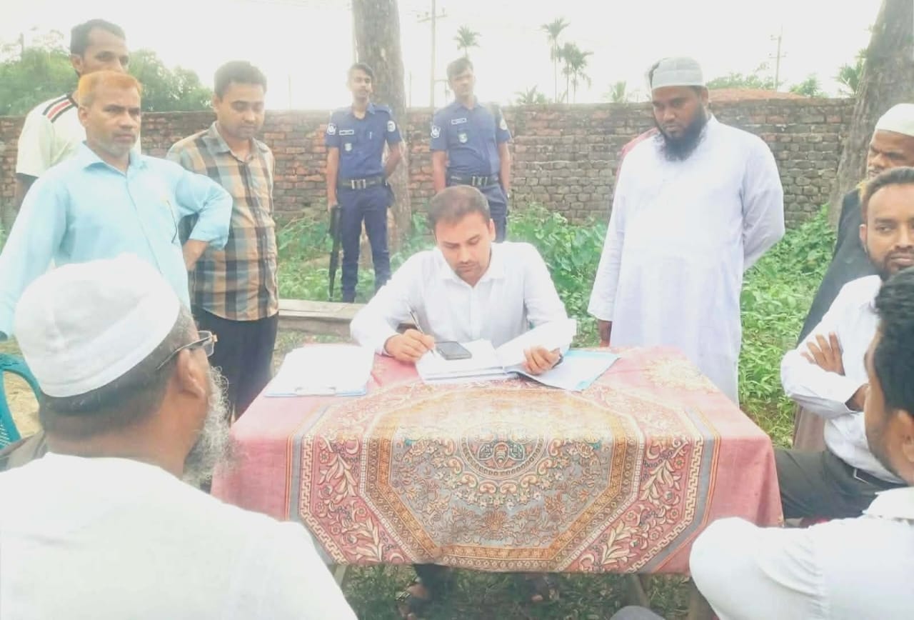 আমতলীতে বেদখল জমি উদ্ধার, সামারি ট্রায়ালে দুই দখলদারের কারাদণ্ডv