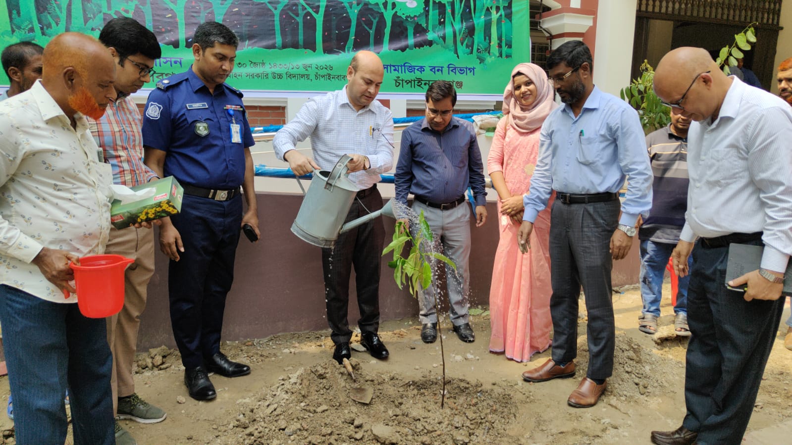 চাঁপাইনবাবগঞ্জে ৫ বছরে ২৫ কোটি বৃক্ষরোপণ কর্মসূচির শুভ উদ্বোধন করেন ——–ডিসি আবু ছালেহ মোঃ মুসা জঙ্গী