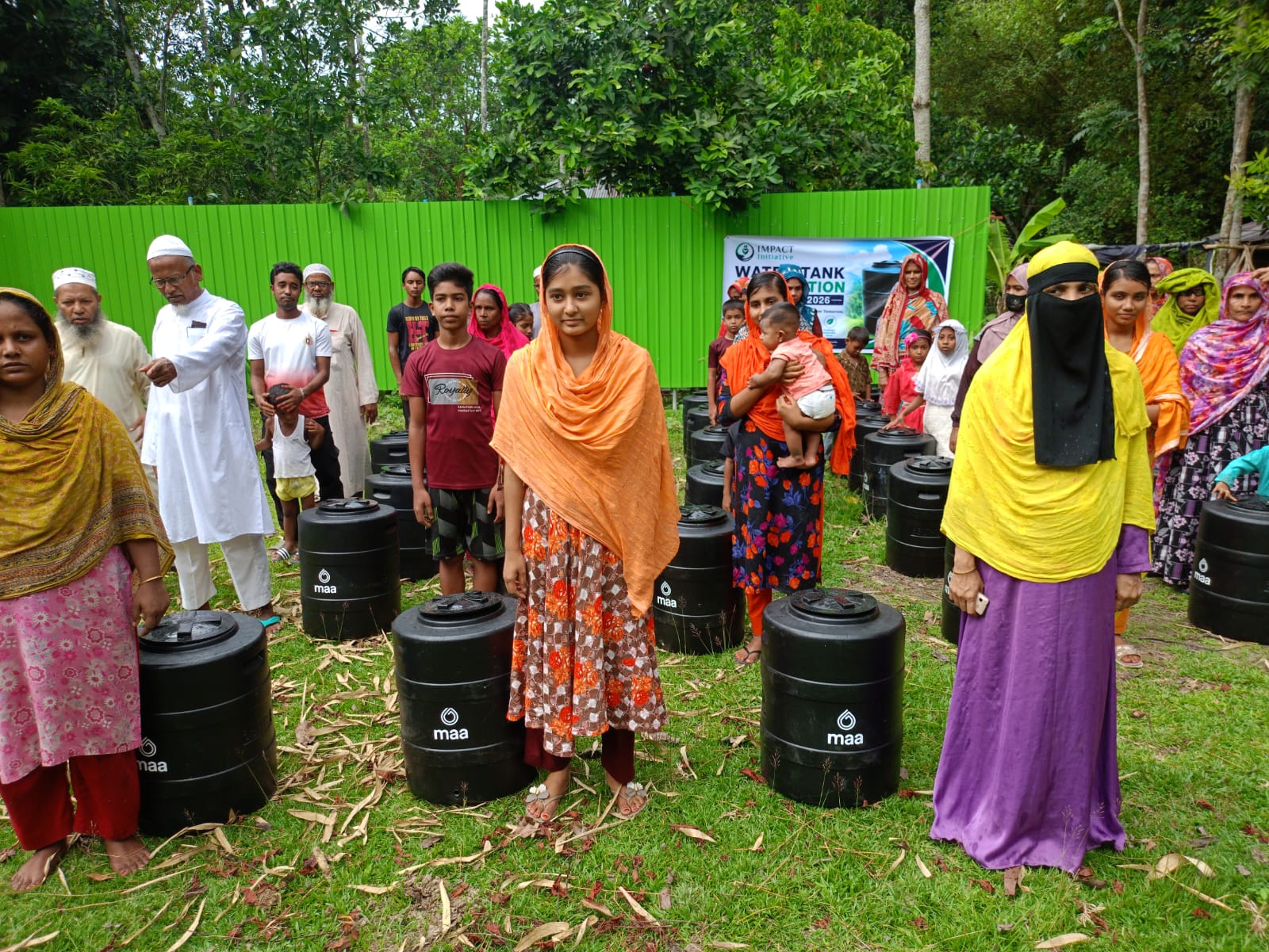 নলছিটিতে হতদরিদ্র মানুষের মাঝে বিণামূল্যে পানির ট্যাংক বিতরণ