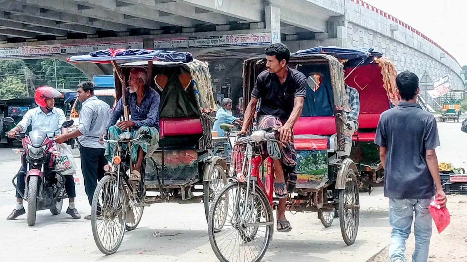 গাইবান্ধাজুড়ে তীব্র দাবদাহে বিপর্যস্ত জনজীবন, বাড়ছে গরমজনিত রোগব্যাধি