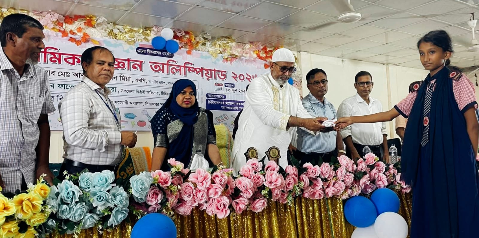 দিনাজপুরে অলিম্পিয়াড অংশগ্রহণকারী শিক্ষার্থীদের মাঝে চিকিৎসা কার্ড বিতরণে- হুইপ