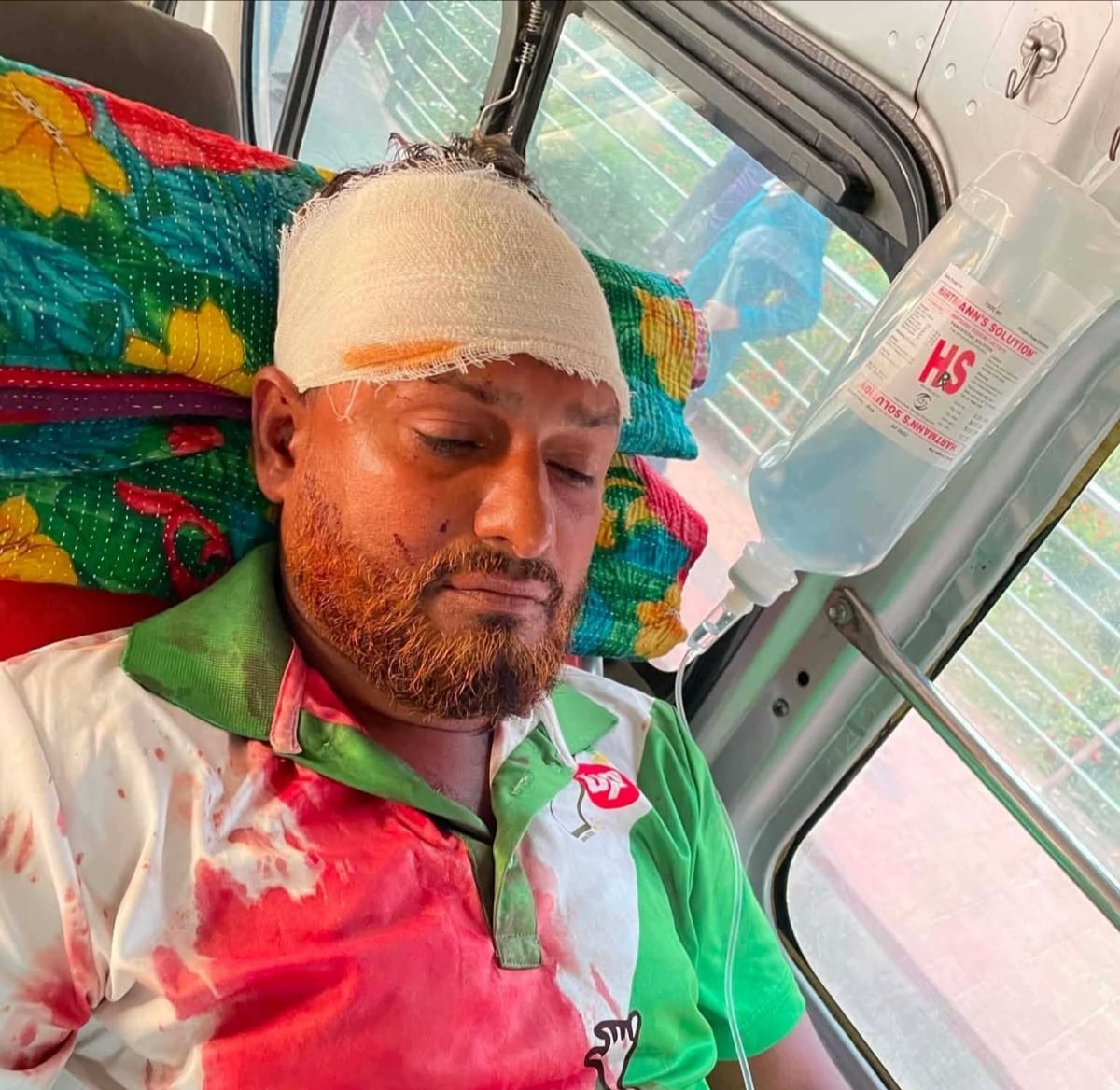 নড়াইলে গ্রাম্য শালিসে দুই ভাইয়ের বিরোধ মেটাতে গিয়ে জামায়াত নেতা জখম