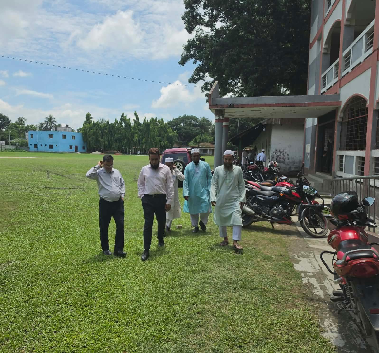 ইসলামপুর এইচএসসি পরীক্ষা কেন্দ্র পরিদর্শন করলেন ইউএনও নাজমুল হুসাইন