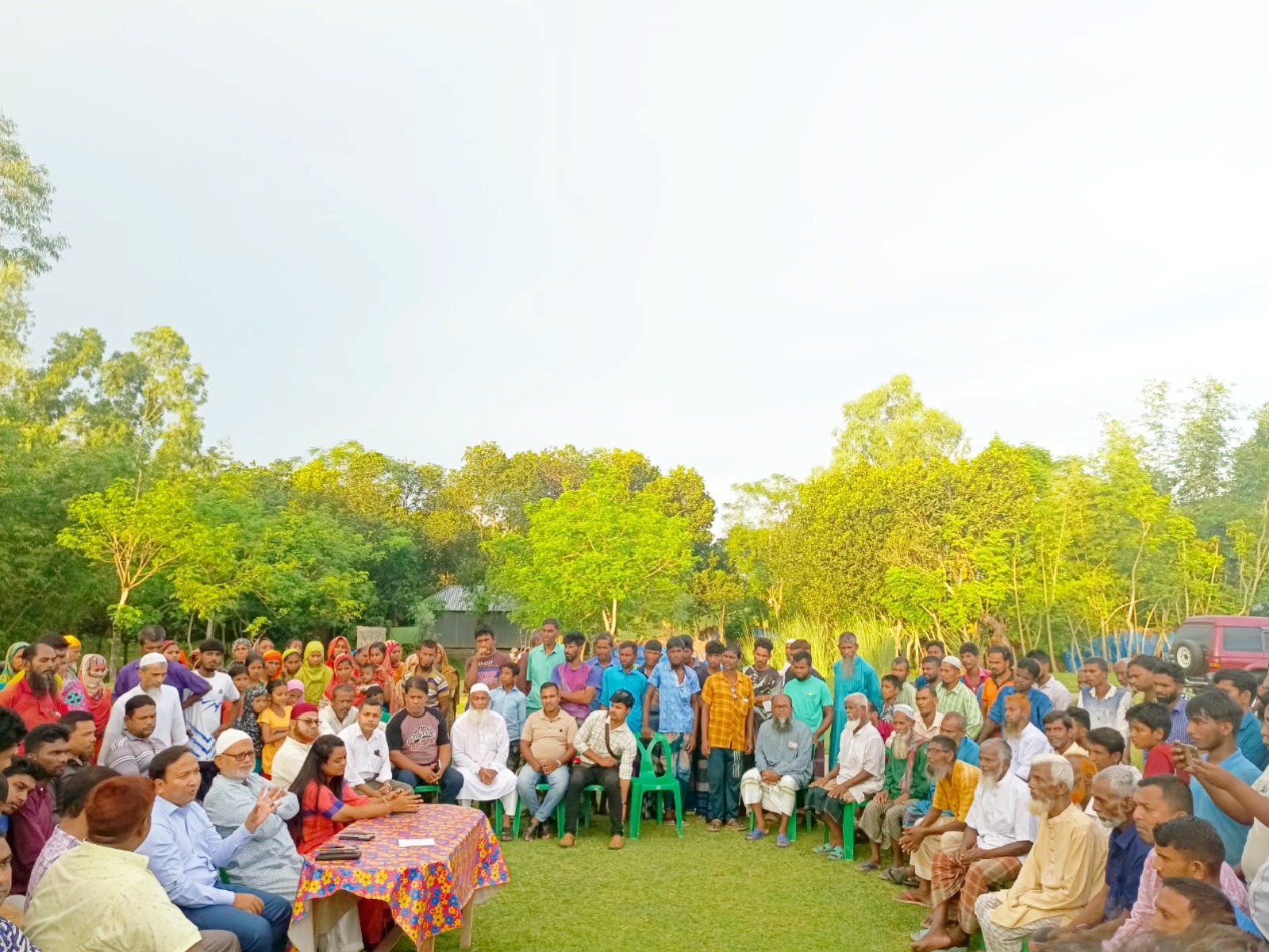 বীরগঞ্জে কাশিমনগর আশ্রয়ণ প্রকল্পে এমপি মনজুরুল ইসলামের পরিদর্শন