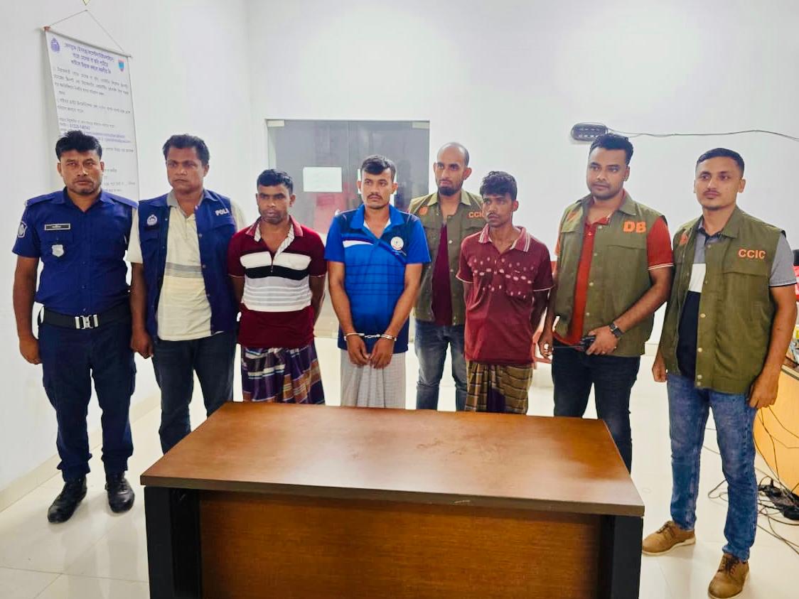 তিন দিনের অভিযানে আন্তঃজেলা ডাকাত দলের ৬ সদস্য গ্রেপ্তার, লুণ্ঠিত স্বর্ণ উদ্ধার