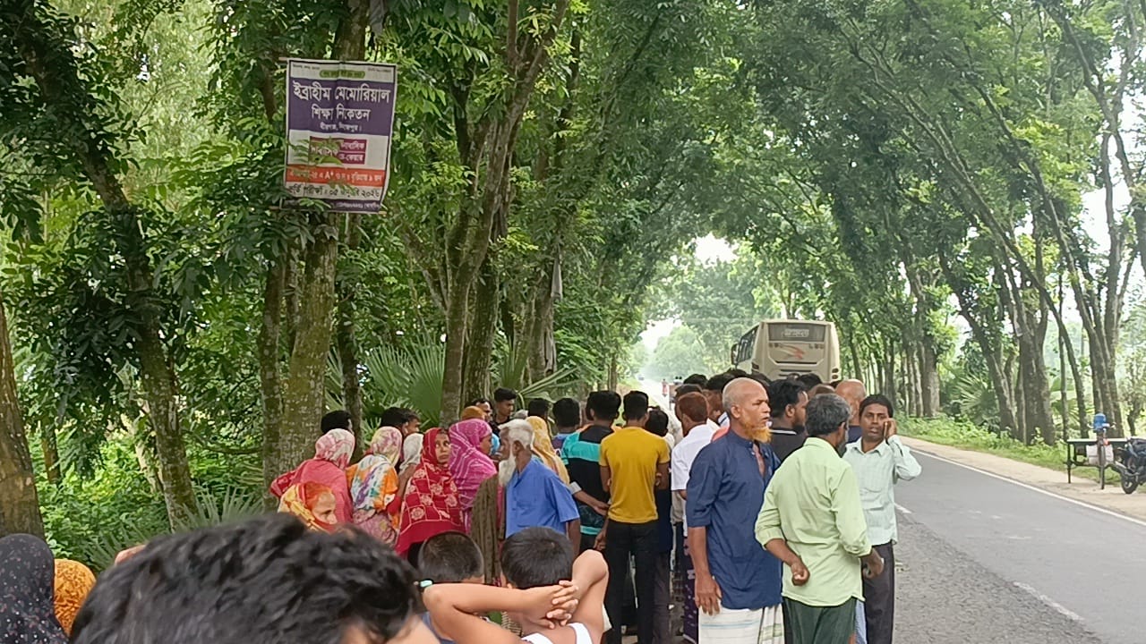 বীরগঞ্জে পিকআপের ধাক্কায় মা-ছেলে নিহত,আহত-১