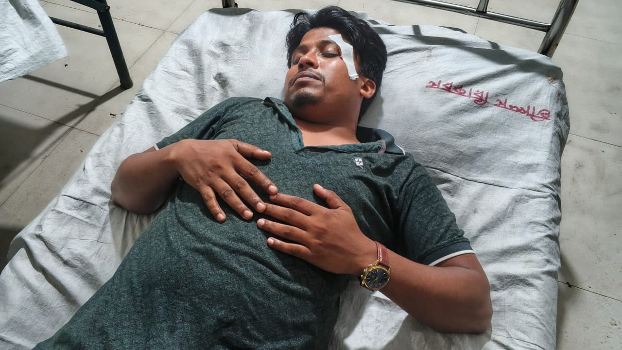 লালমনিরহাটে সাংবাদিকের ওপর হামলার অভিযোগ, আহত অবস্থায় হাসপাতালে ভর্তি