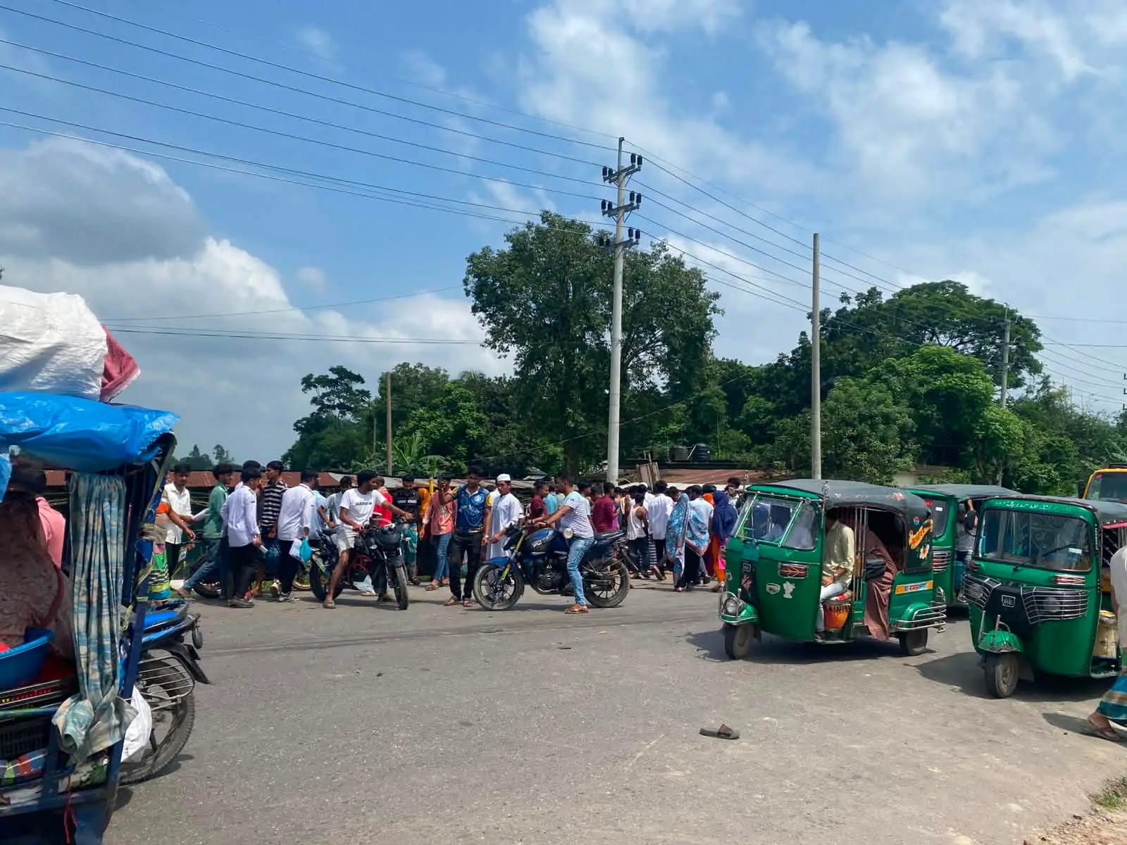 শিবপুরে দুর্ঘটনায় ২ এইচএসসি পরীক্ষার্থীর মৃত্যু