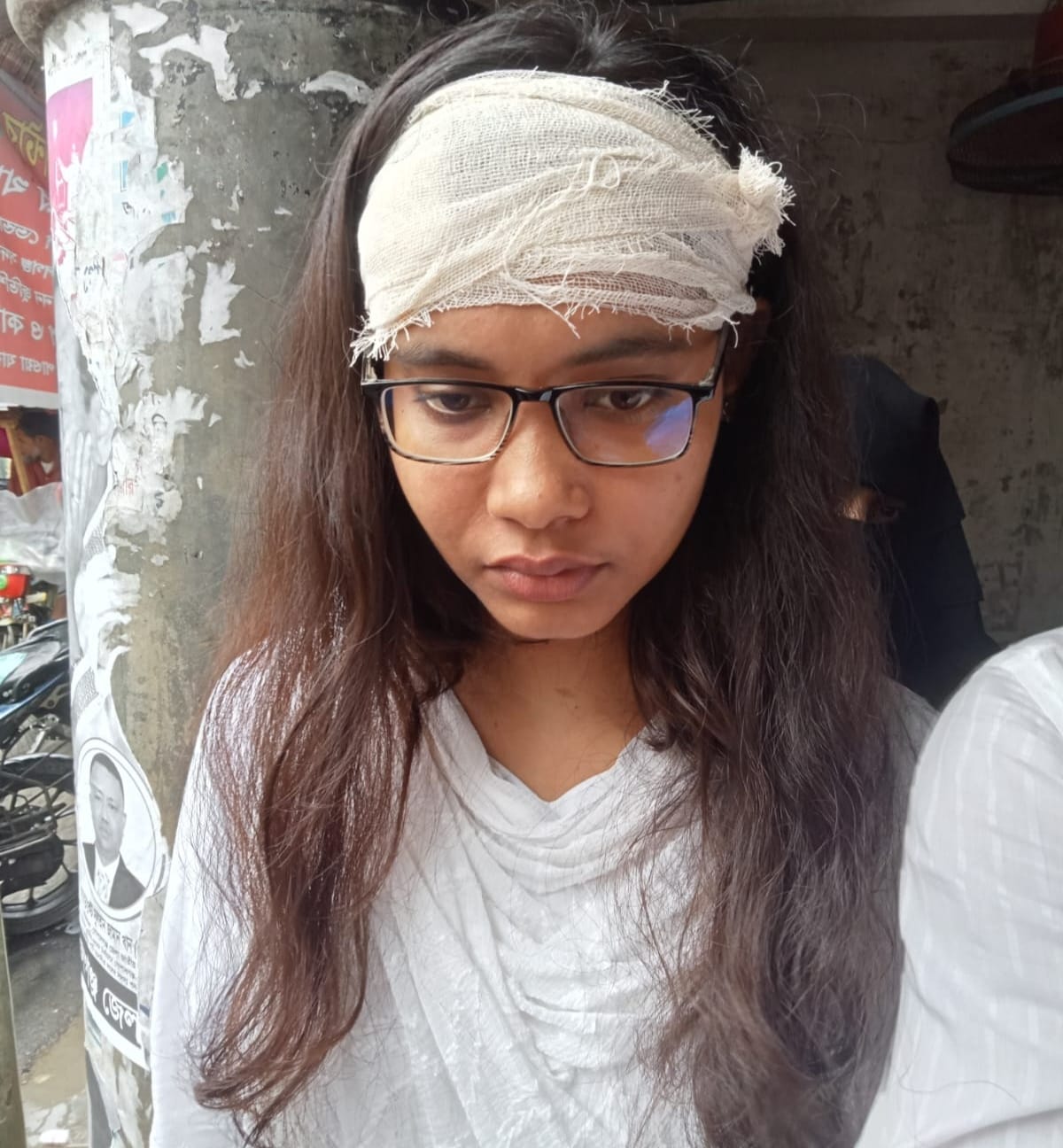 গোপালগঞ্জে বিচারকের বিরুদ্ধে শিক্ষানবিশ আইনজীবীর ওপর আদালতকক্ষে হামলার অভিযোগ, আইনজীবী সমিতির হস্তক্ষেপ কামনা