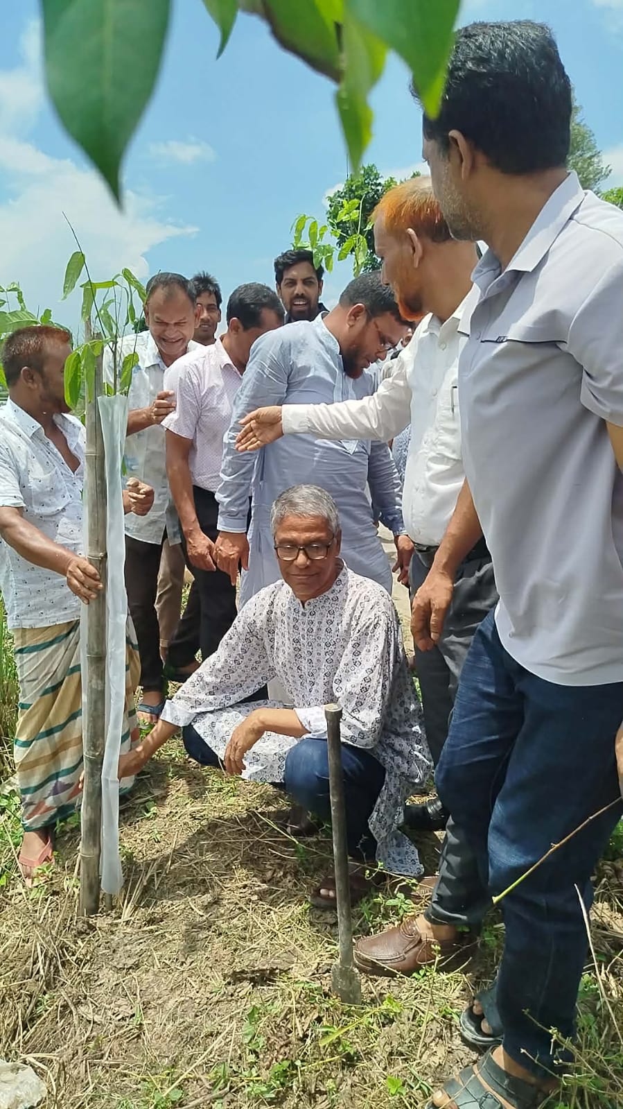 হরিপুরে পরিবেশ রক্ষায় ১ হাজার ৮৪৪ গাছ রোপণ কর্মসূচির উদ্বোধন
