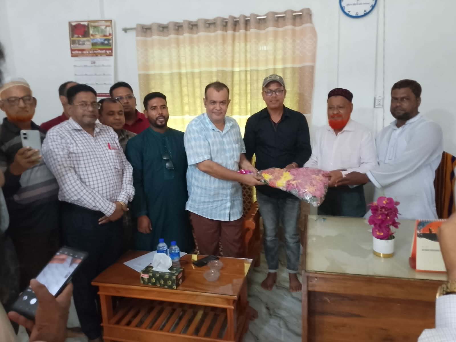 দেওয়ানগঞ্জে কিন্ডারগার্টেন স্কুল প্রধানদের সঙ্গে প্রাঃ শিক্ষা অফিসারের মতবিনিময়